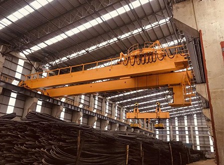 Electromagnetic Overhead Crane with Slewing Carrier Beam